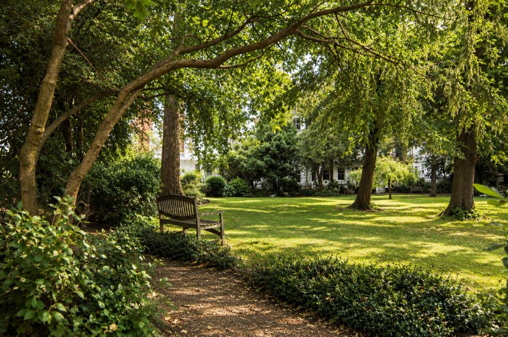 Property photo 2 of 8 Communal Gardens