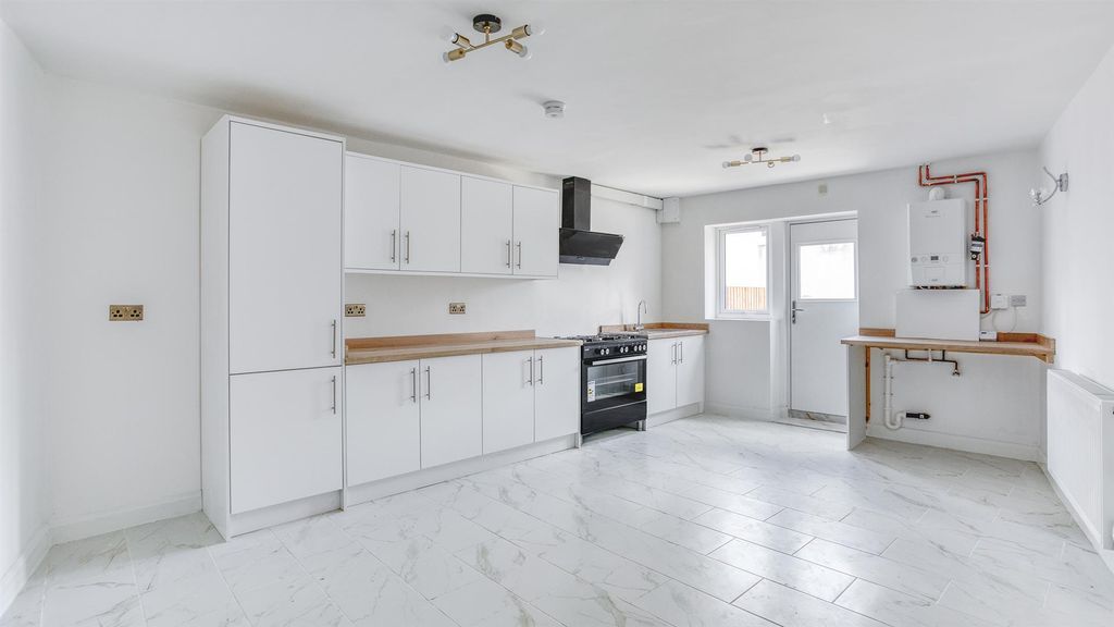 Property photo 2 of 18 316A2880.Jpg