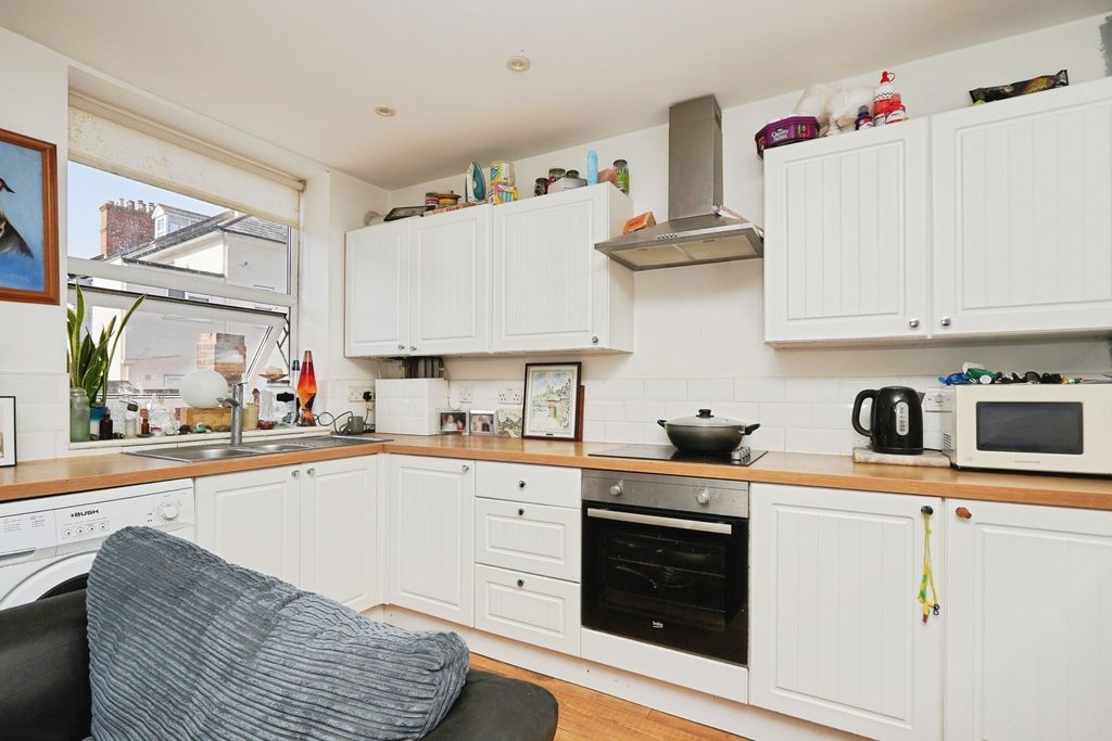 Property photo 3 of 11 Pbox-Img.Jpg