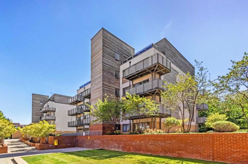 Property photo 1 of 6 Exterior