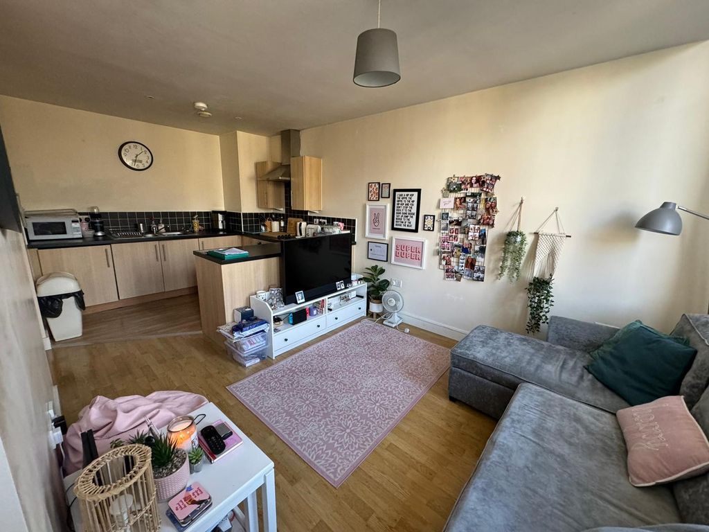 Property photo 2 of 5