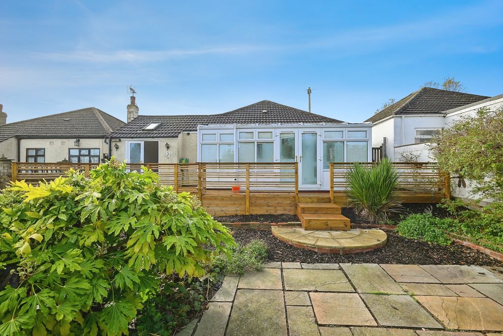 Property photo 2 of 17 Photo