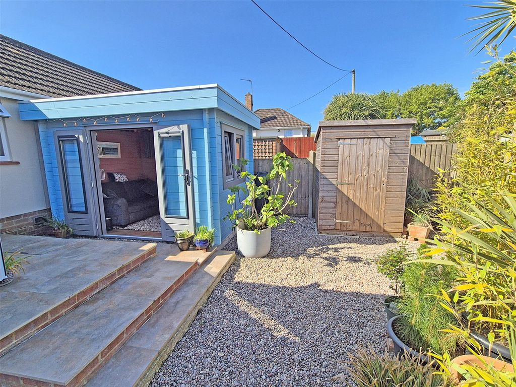 Property photo 2 of 13 Picture No. 21