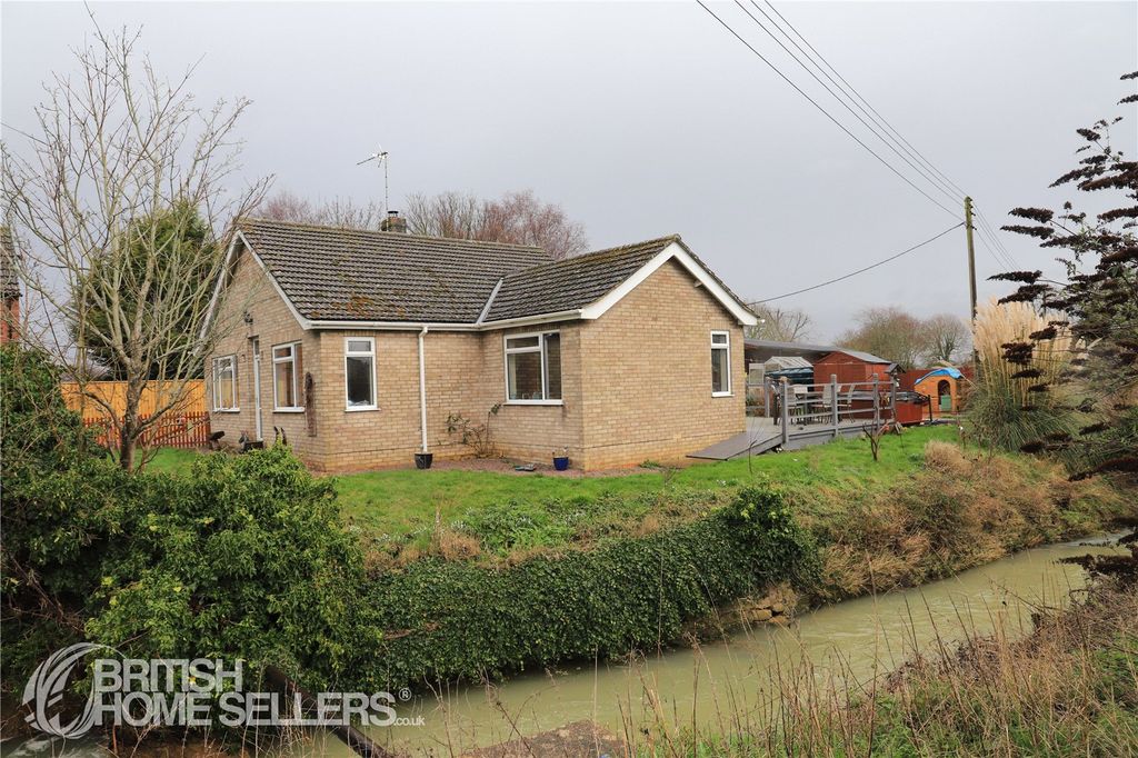 Property photo 1 of 31 Picture No. 23