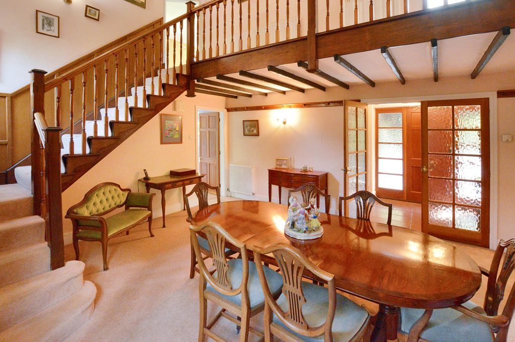 Property photo 2 of 37