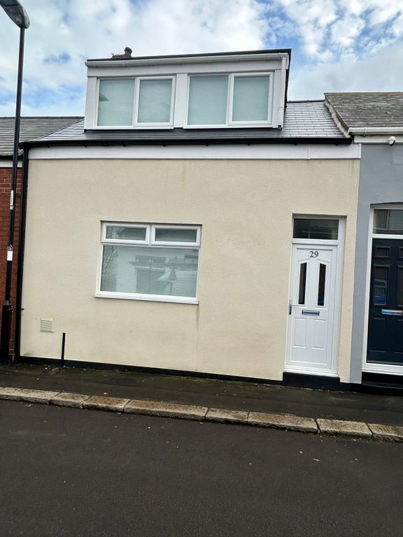 Property photo 1 of 2