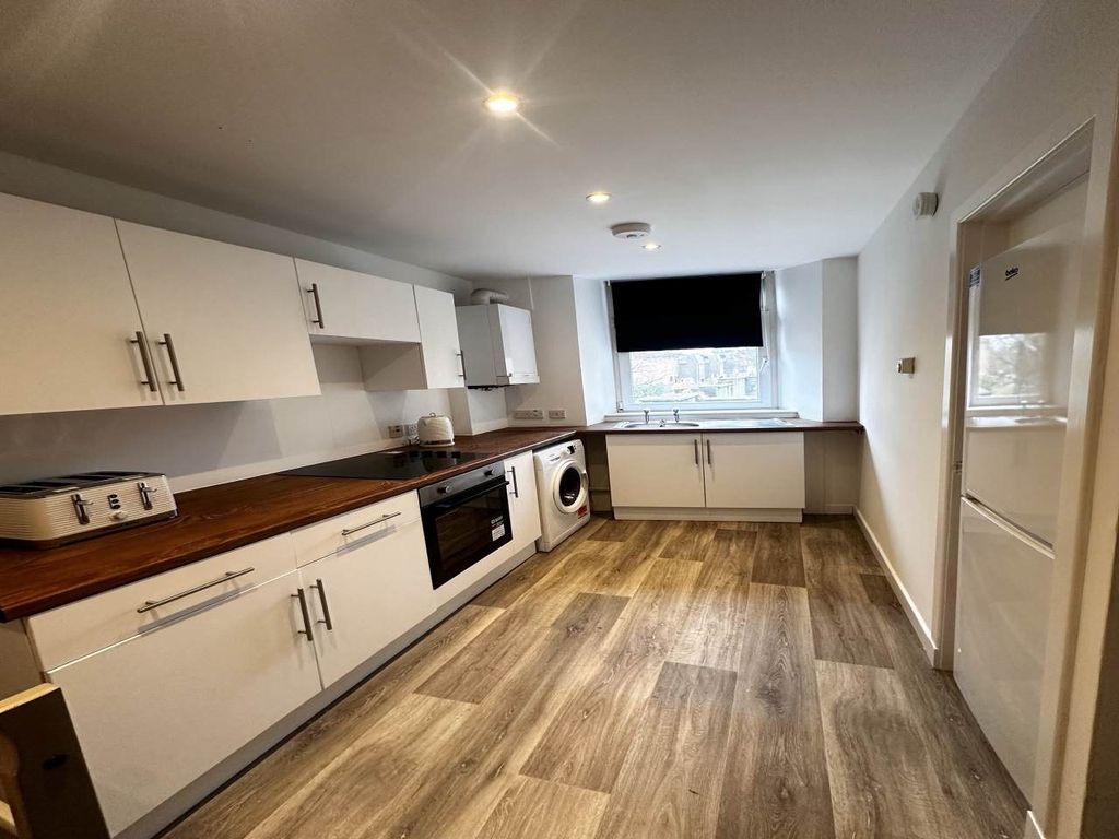 Property photo 1 of 7 Img_4859