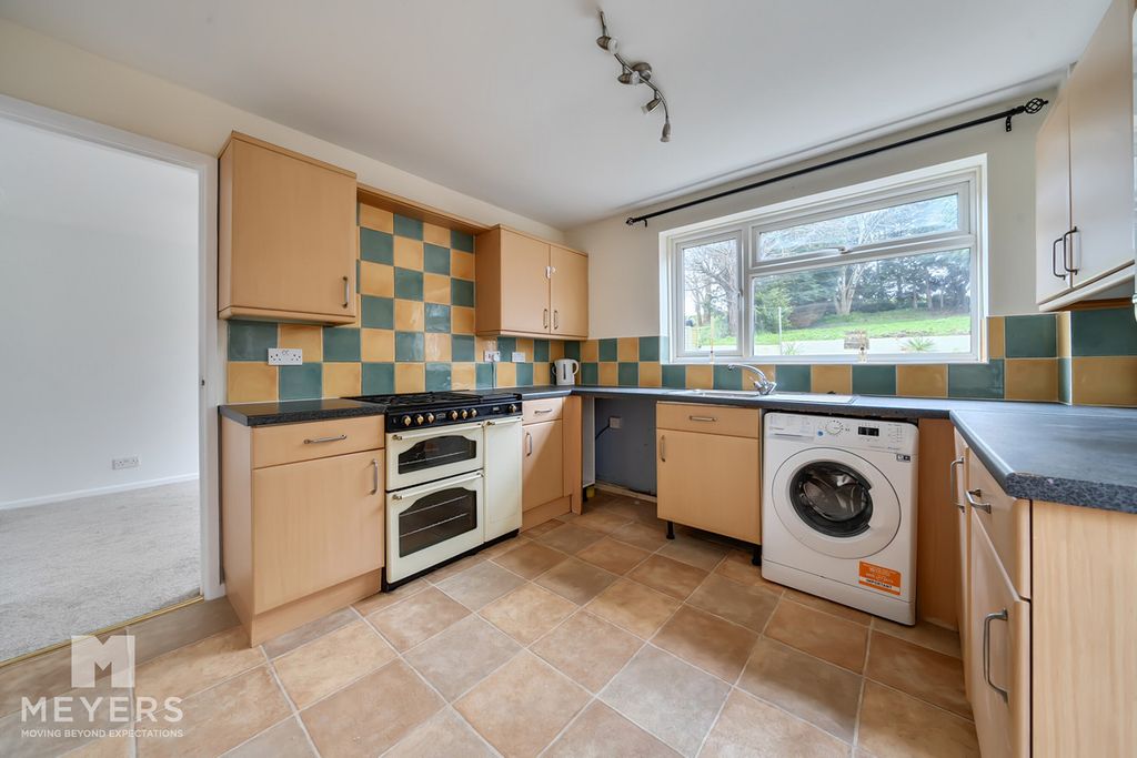 Property photo 2 of 25