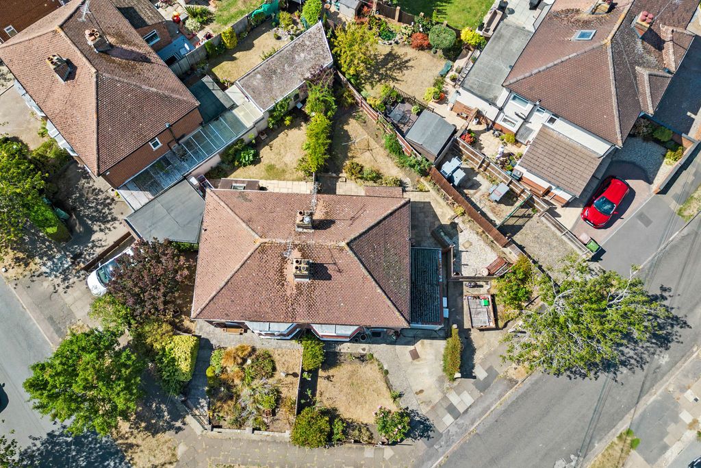 Property photo 2 of 16 Photo 1