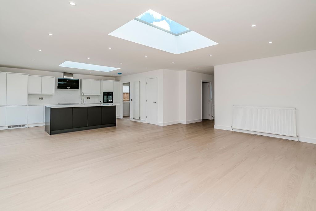 Property photo 2 of 47