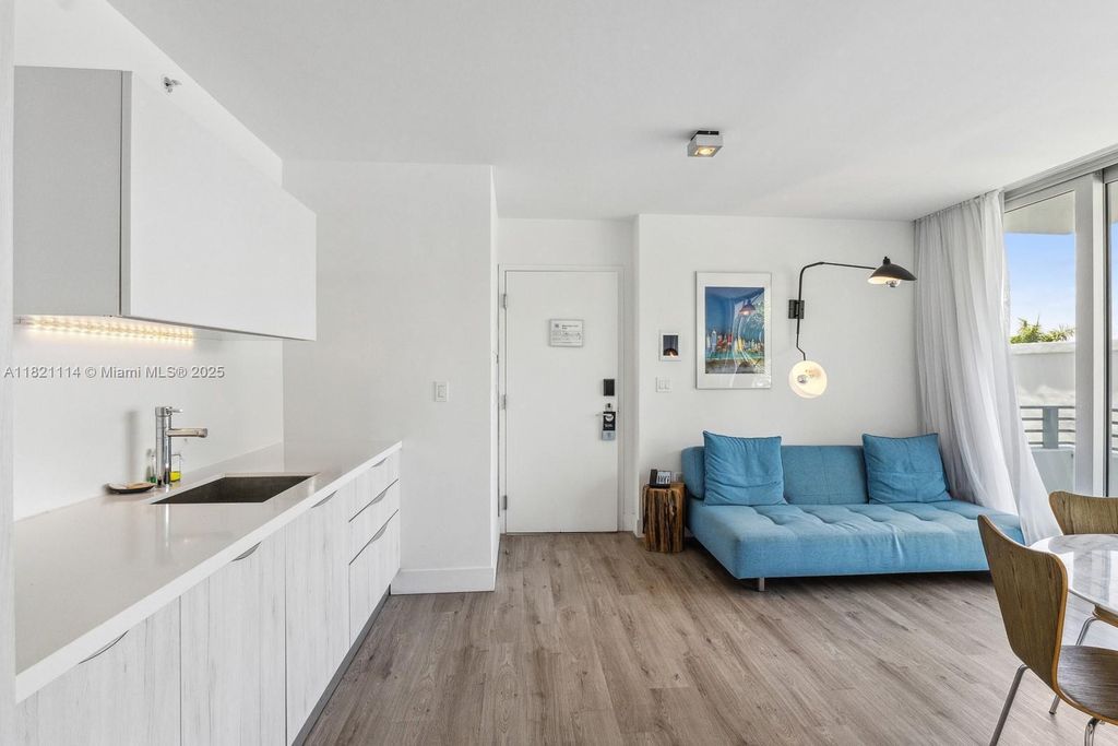 Property photo 3 of 12 <Alttext/>
