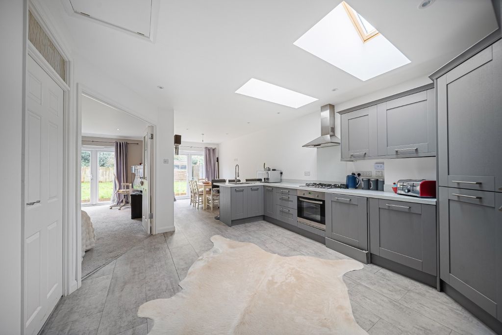 Property photo 2 of 16 4830092