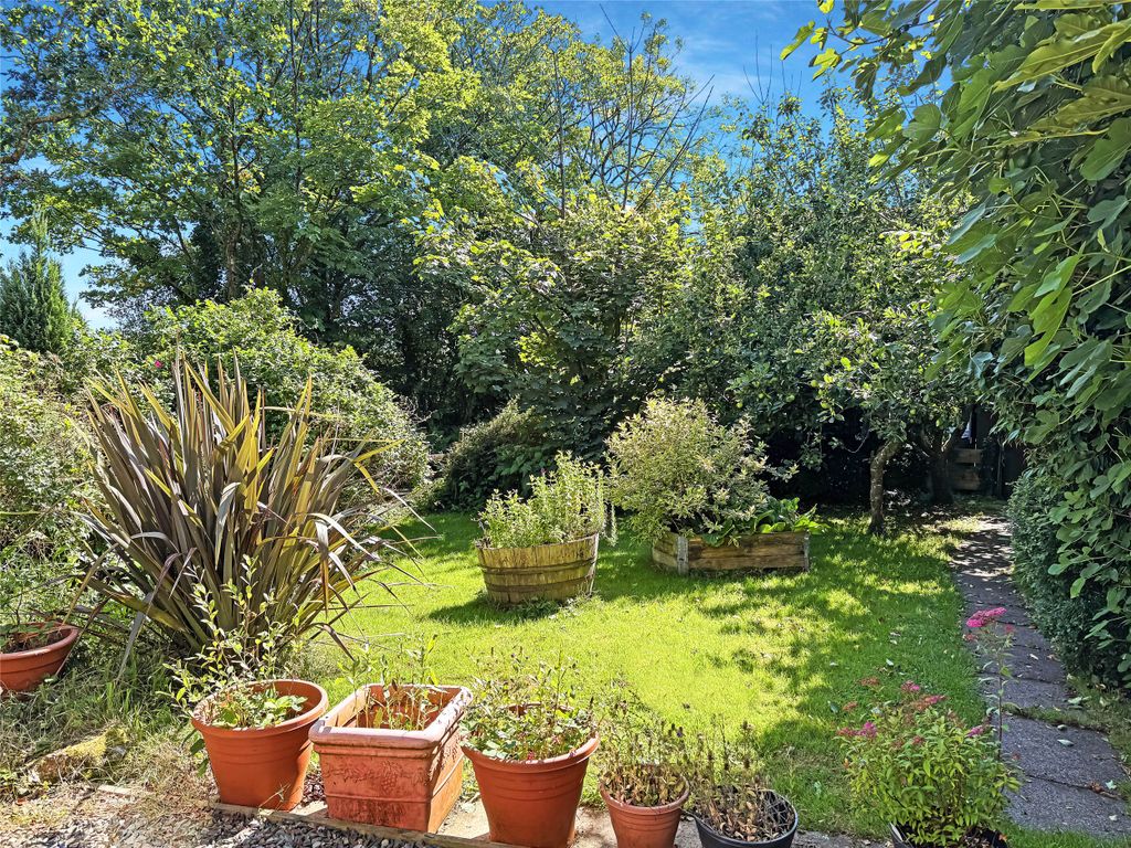 Property photo 2 of 24 Picture No. 01