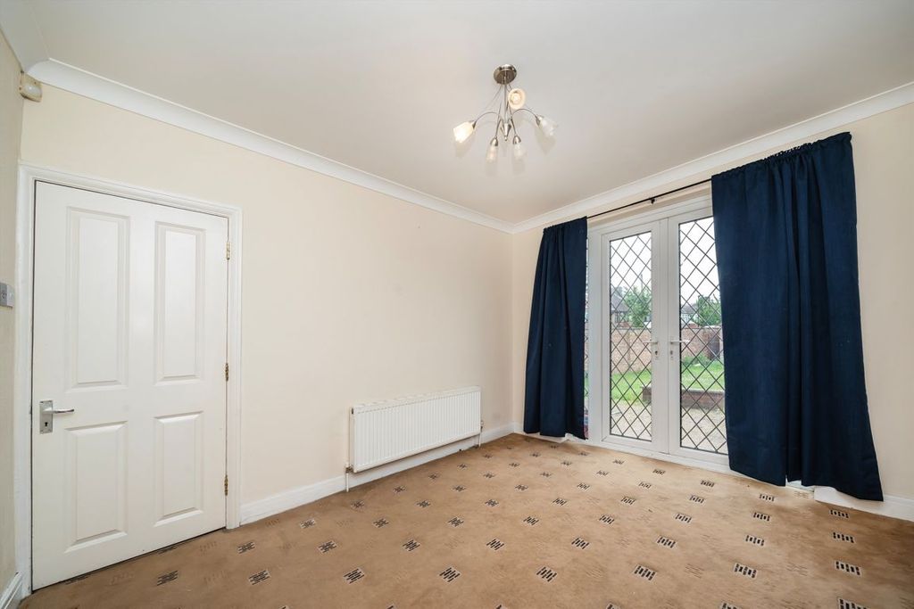 Property photo 3 of 8