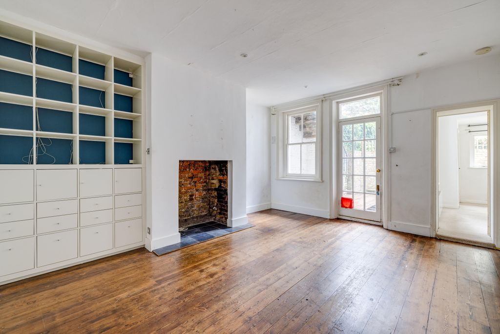 Property photo 3 of 23 Edith Road 85A New-15.Jpg