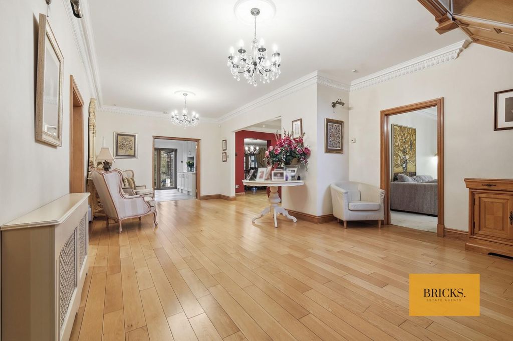 Property photo 3 of 48