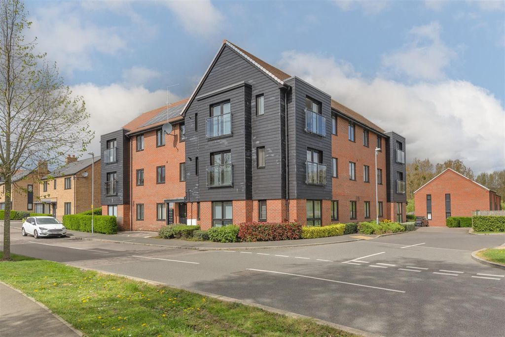 Property photo 1 of 16 01