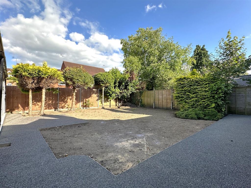 Property photo 3 of 26 Enclosed Garden 916