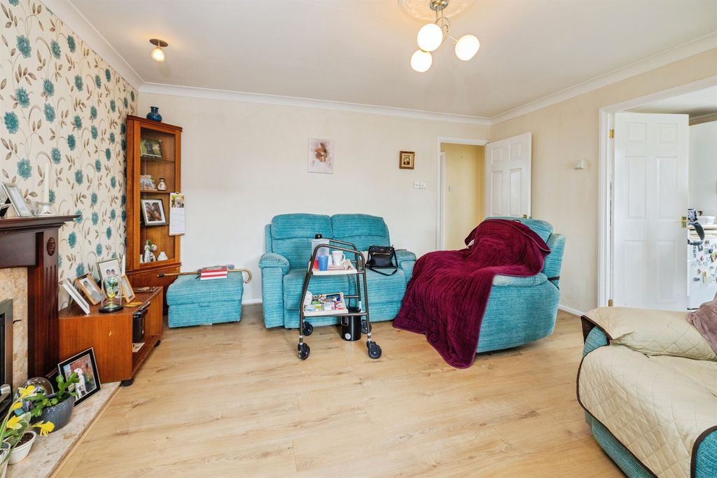 Property photo 3 of 12