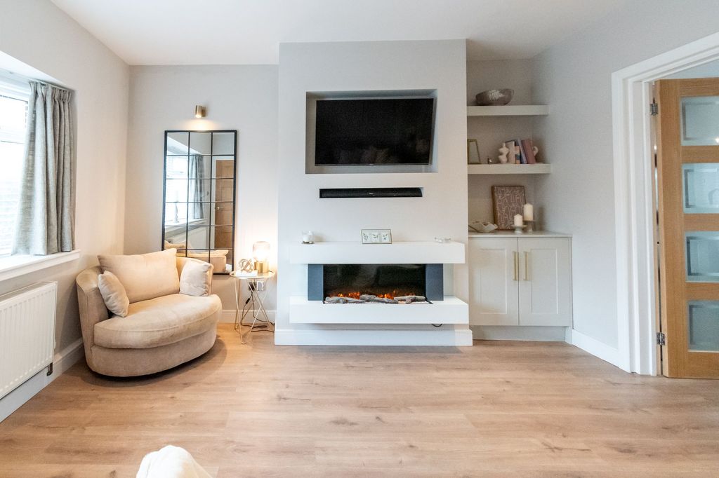 Property photo 2 of 31