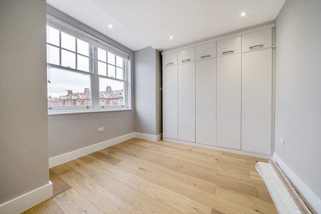 Property photo 3 of 7 953176 (6)