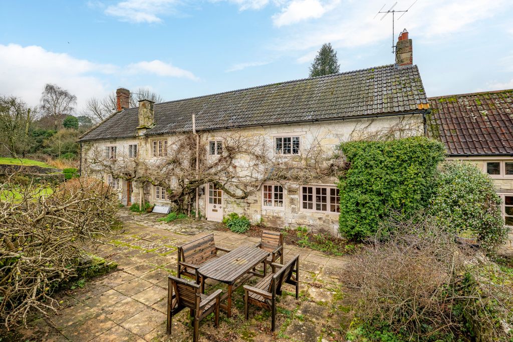 Property photo 2 of 30 Larkhams Farm