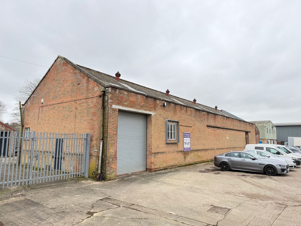Property photo 1 of 2