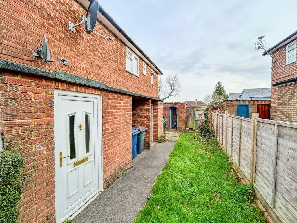 Property photo 2 of 17