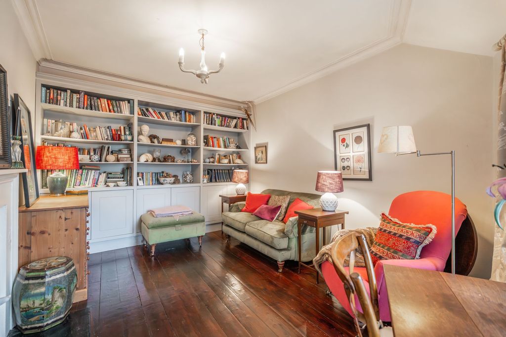 Property photo 3 of 11