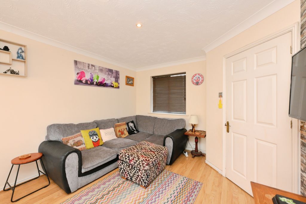Property photo 2 of 18