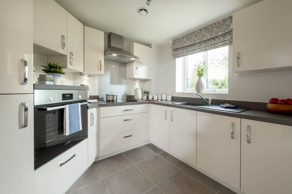 Property photo 1 of 12 Kitchen