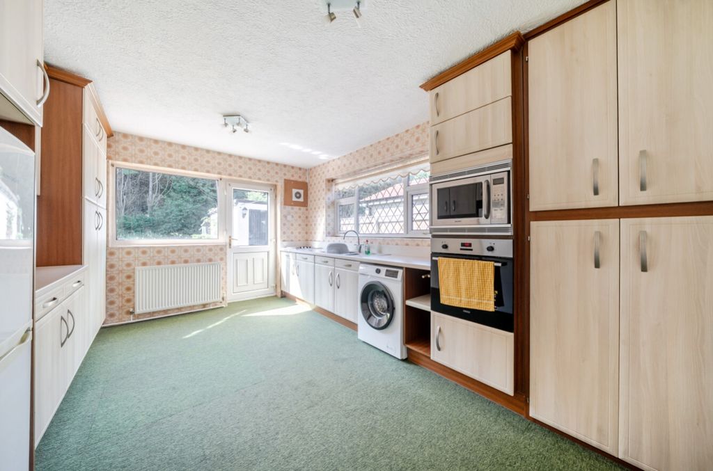 Property photo 3 of 10 1483633-4-6A3B9A6153Dd6