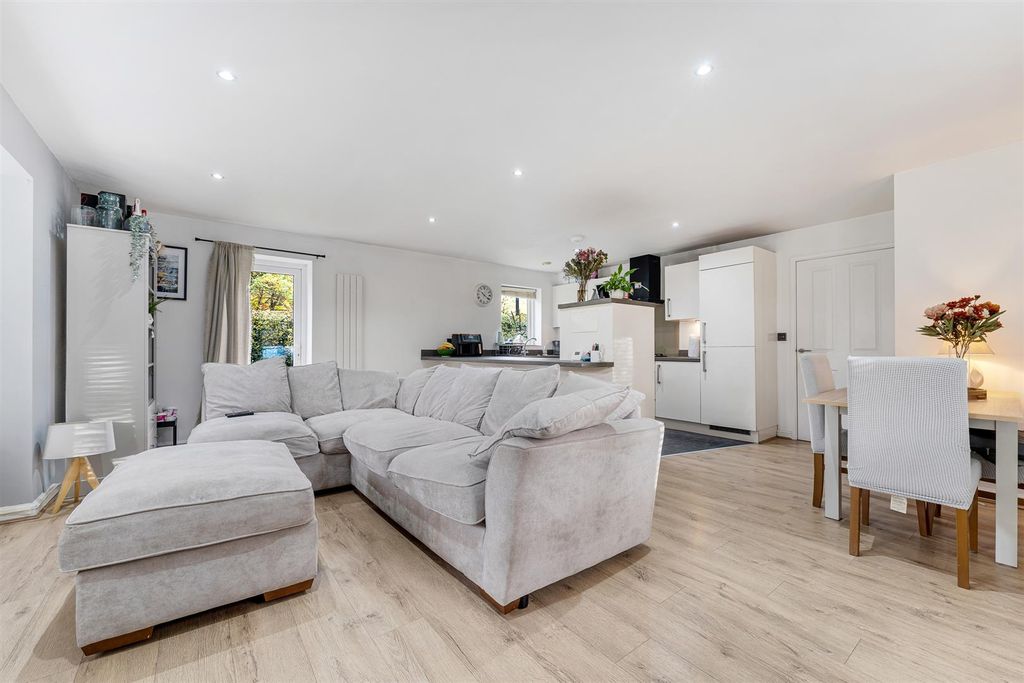 Property photo 2 of 24 Image 2