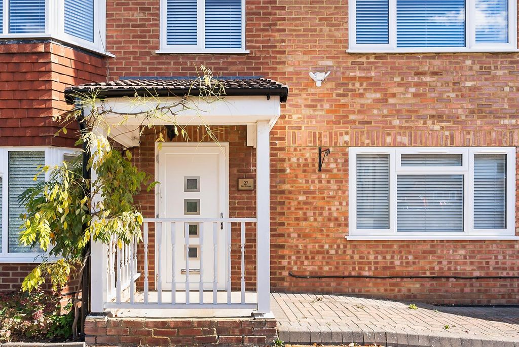 Property photo 2 of 29 Front (Exterior)