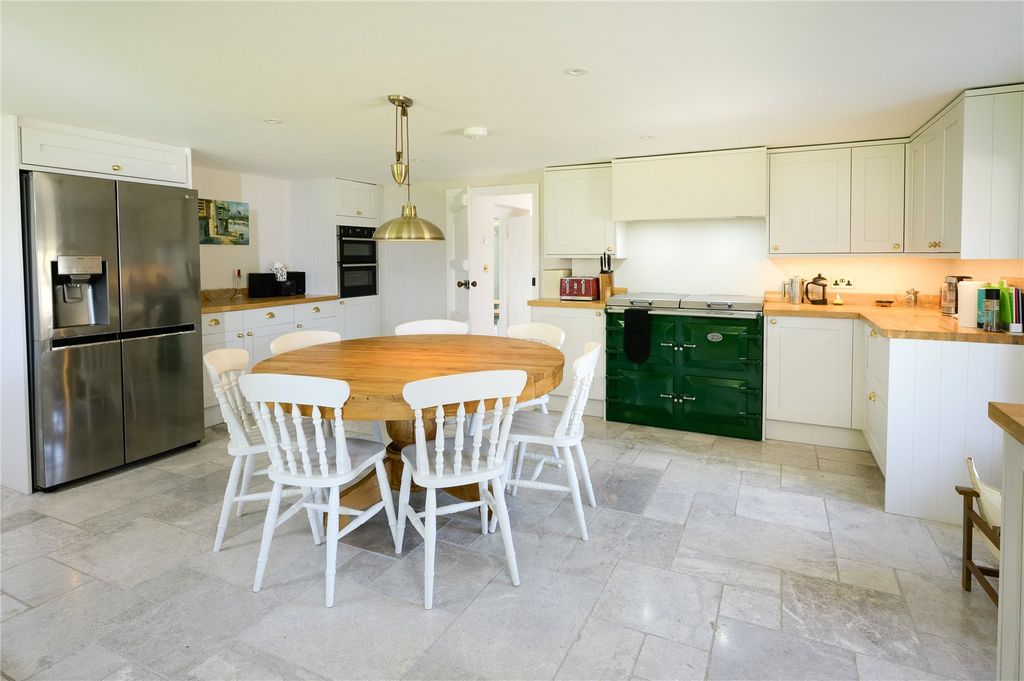 Property photo 2 of 18 Kitchen