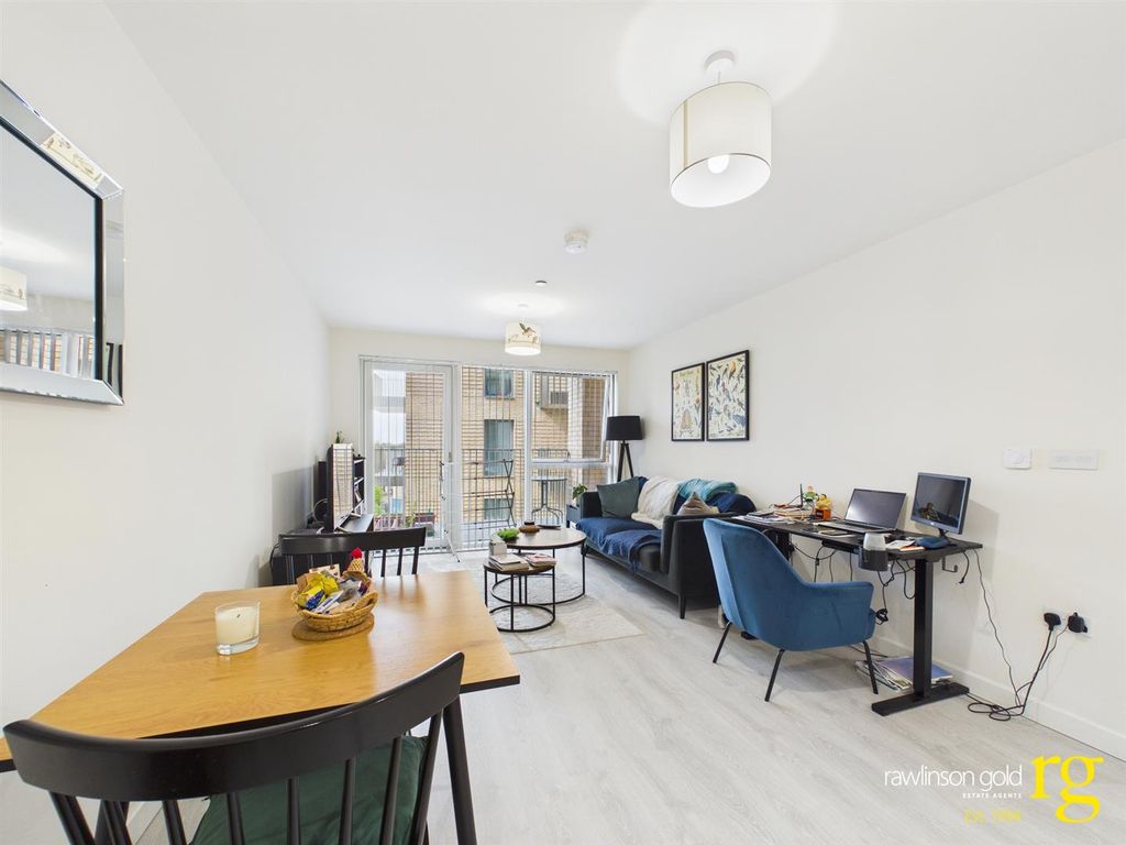 Property photo 3 of 14 Cam02900G0-Pr0337-Still011.Jpg