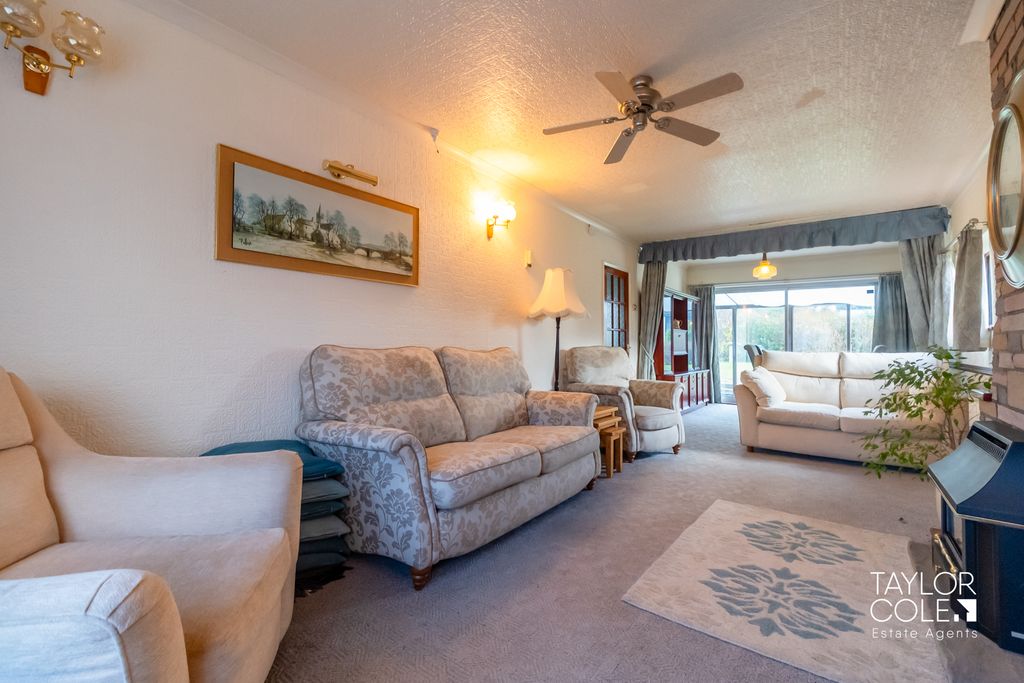 Property photo 3 of 34