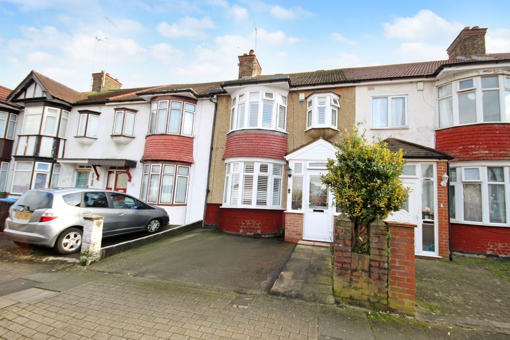 Property photo 1 of 12 Dorothy Avenue, Wembley, Middlesex Ha0