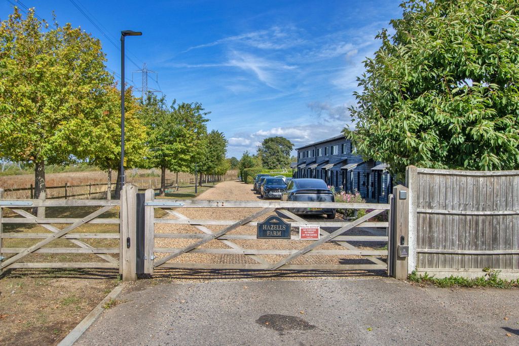 Property photo 1 of 23