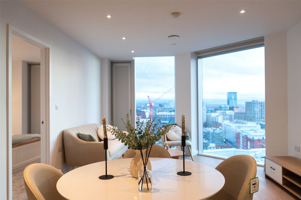 Property photo 2 of 32 Picture No. 03