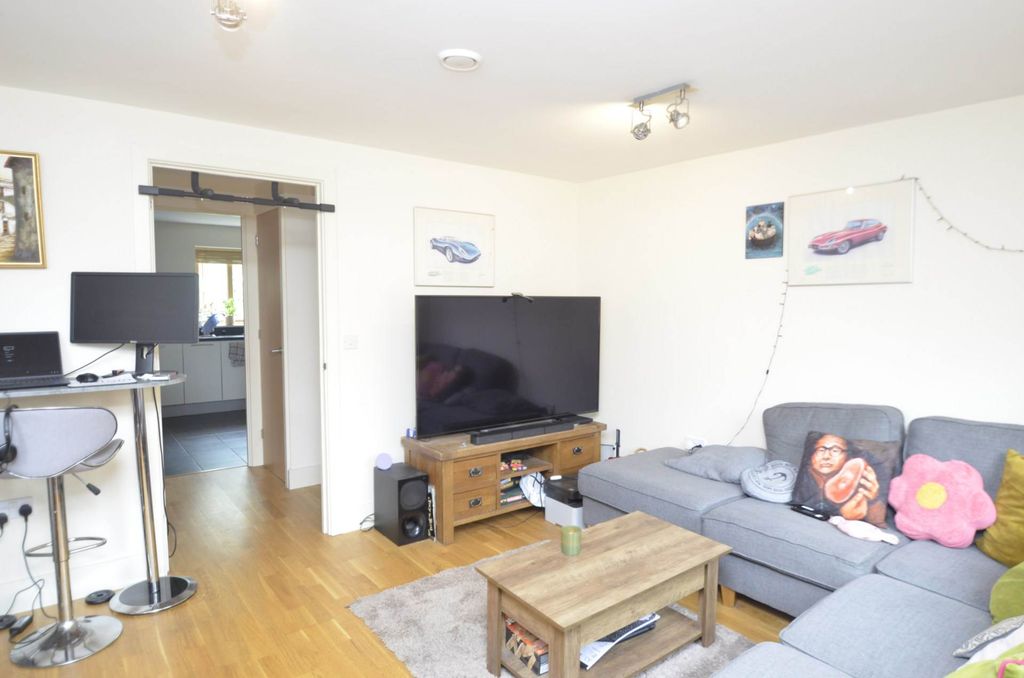 Property photo 3 of 6