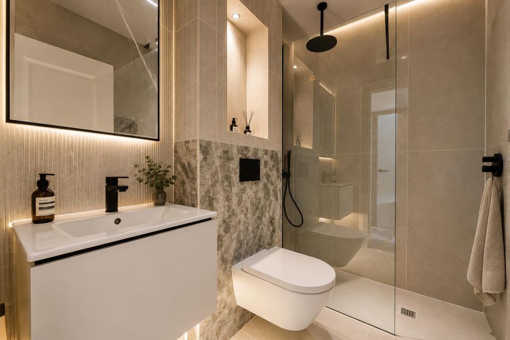 Property photo 3 of 6 Flat 2 - Bathroom.Png