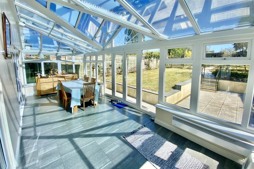 Property photo 3 of 32 Conservatory: