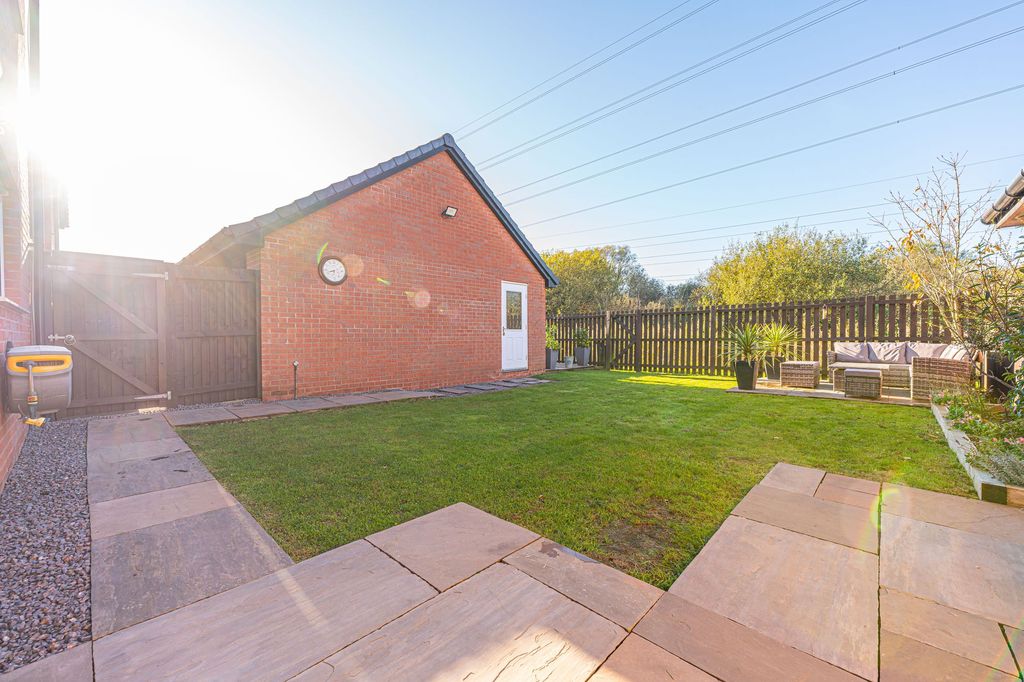 Property photo 2 of 36