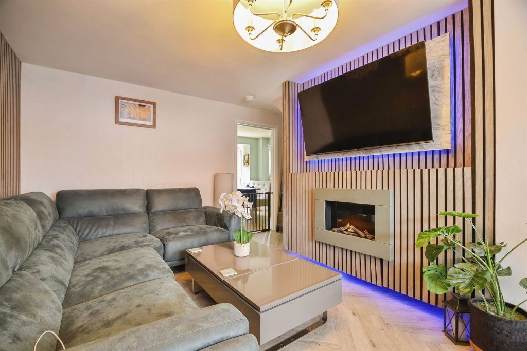 Property photo 3 of 19