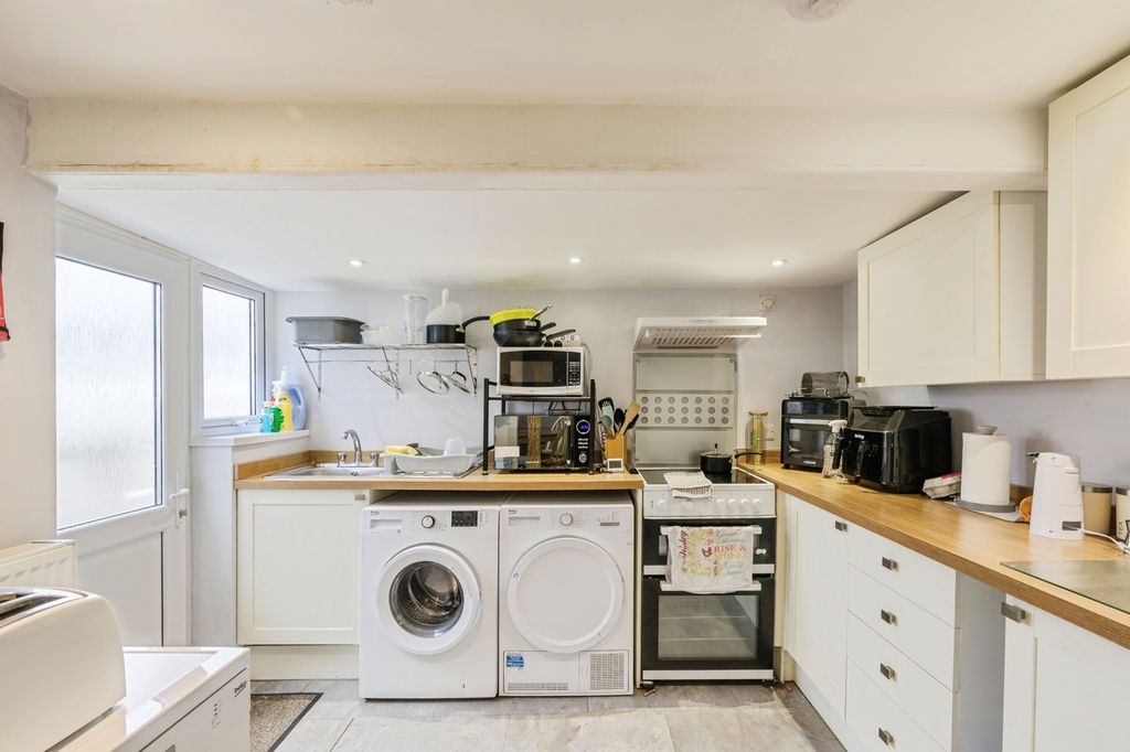 Property photo 3 of 14 Photo