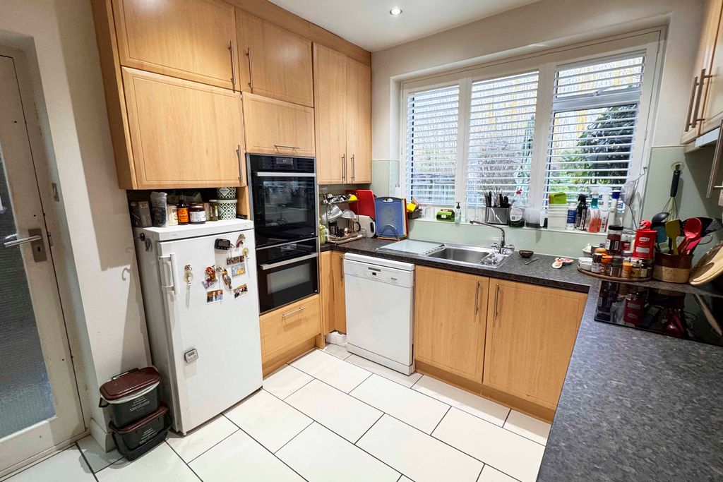 Property photo 2 of 21