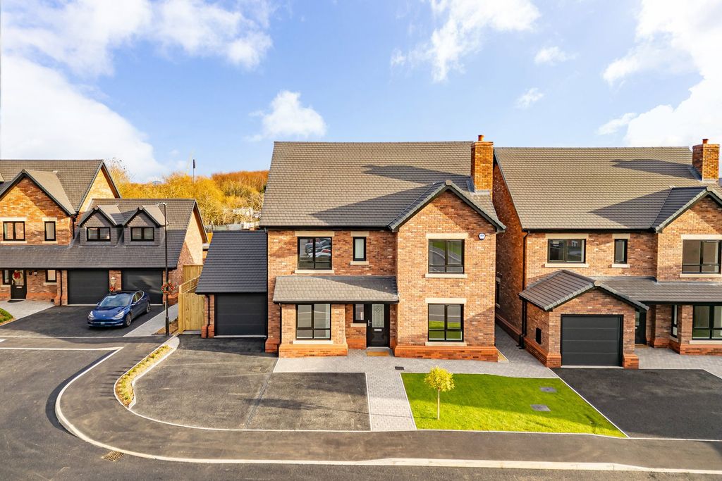 Property photo 1 of 76