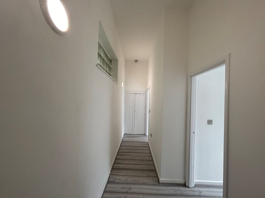 Property photo 3 of 6 Image