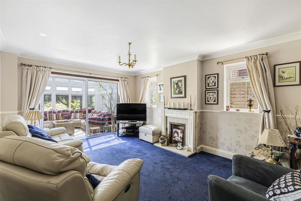 Property photo 2 of 19 Sitting Room